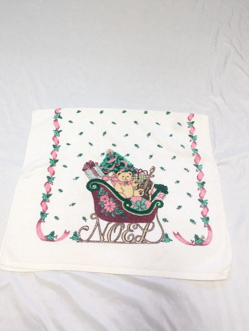 Vintage Christmas Holiday Decorative Bathroom Hand Towel 22